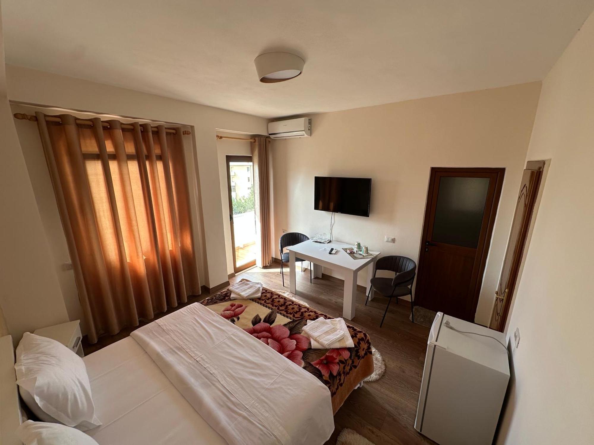 Guni Inn Круя Экстерьер фото